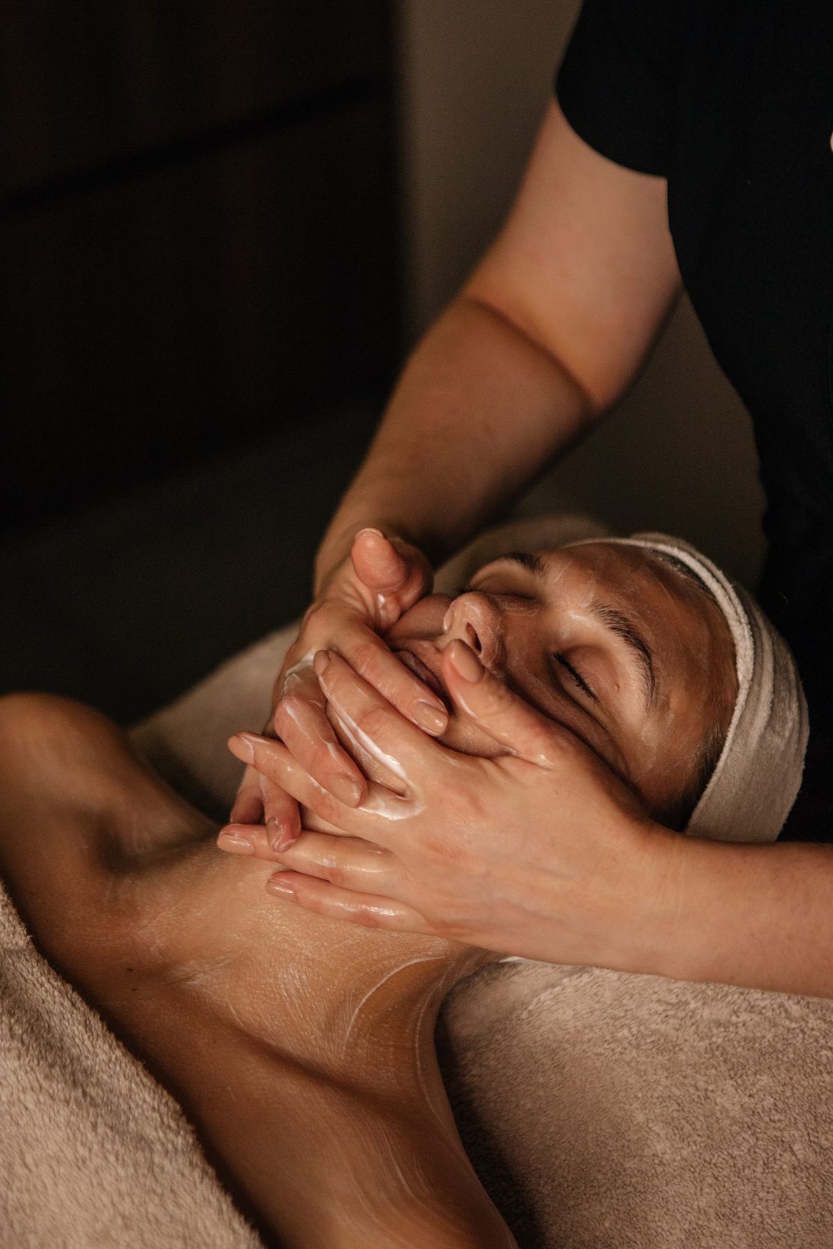 Masaje Craneal y Facial